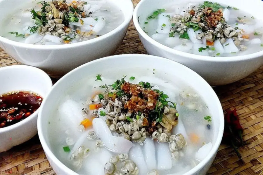 mekong delta cuisine - Clam Noodles with Coconut Milk