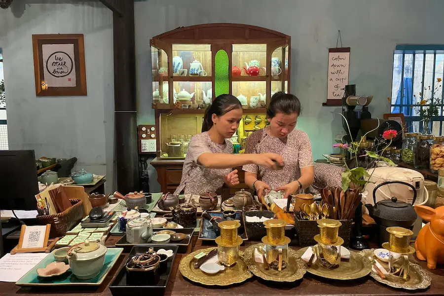 reaching out tea house - tea meditation in vietnam