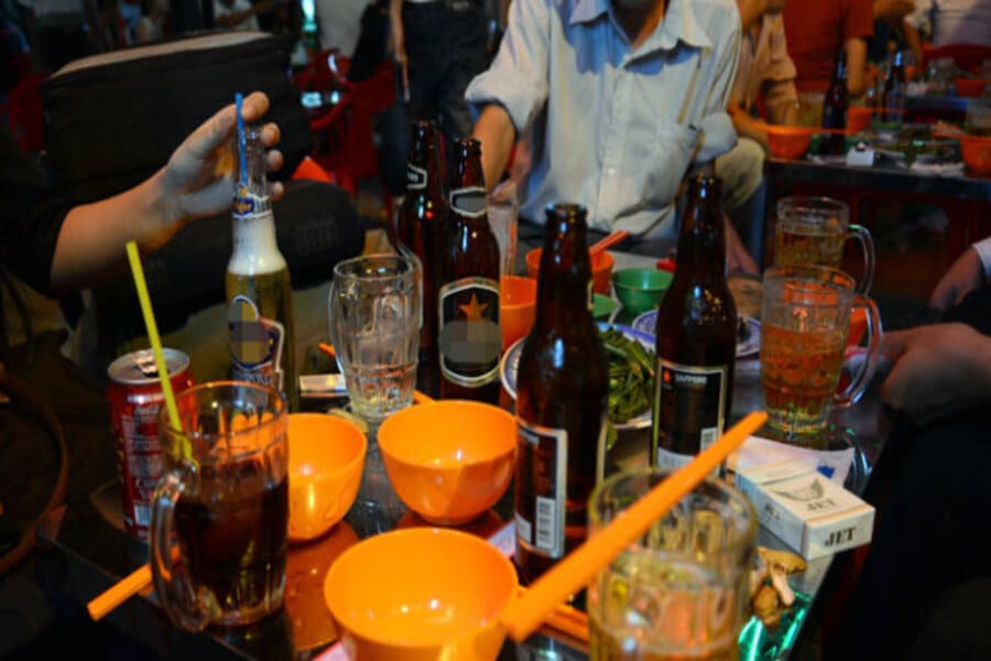 beer in vietnam - unspoken rules of vietnam