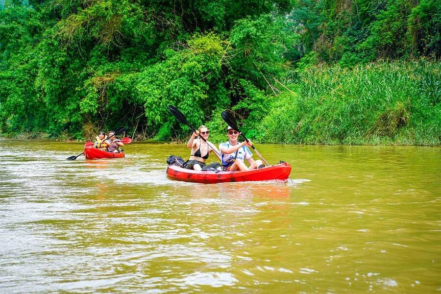 kayaking ba be lake 1