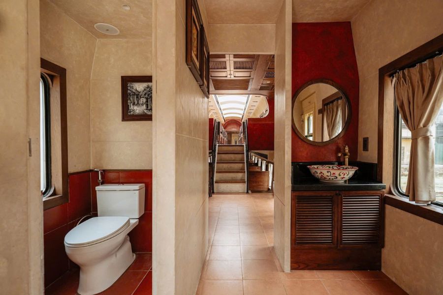 the hanoi train - new unique experiences in vietnam 2